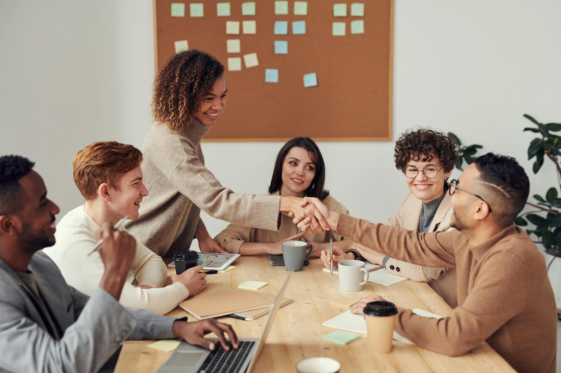 15 Team Building Activities Ideas That Actually Boost Hybrid Team Performance